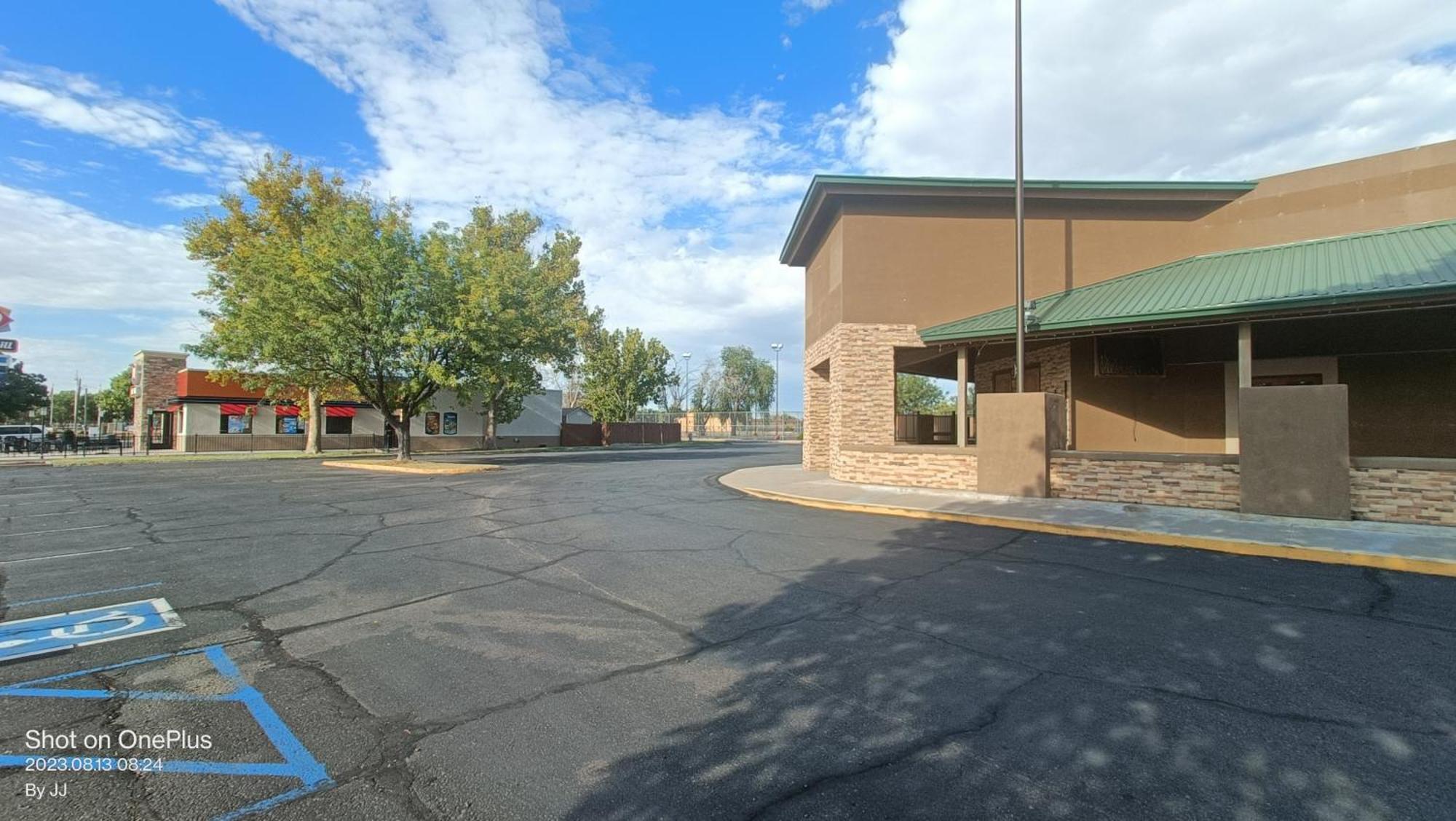 Clarion Inn & Suites, Roswell Extérieur photo